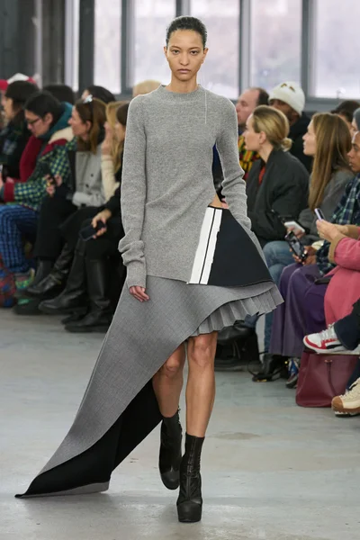 Look 10